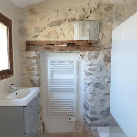 Holiday home Charmante Maison Avec Grand Jardin Lisiere Foret